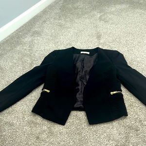 Black cropped women’s blazer